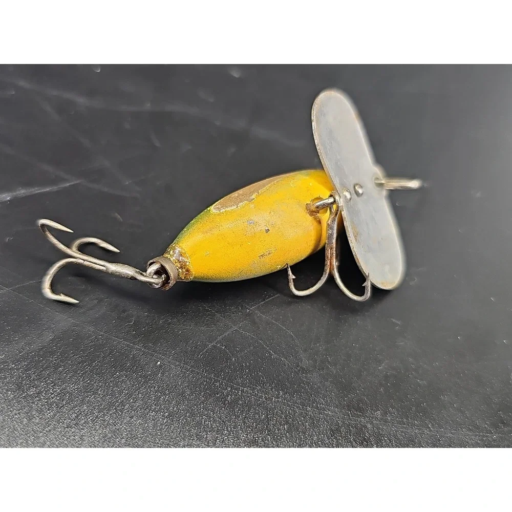 Early‎ Jitterbug fishing lure